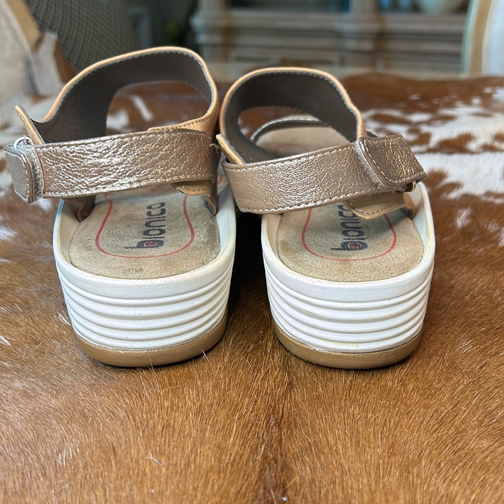 Bionica Yolanda Leather Sandal (8M) - Picture 5 of 11